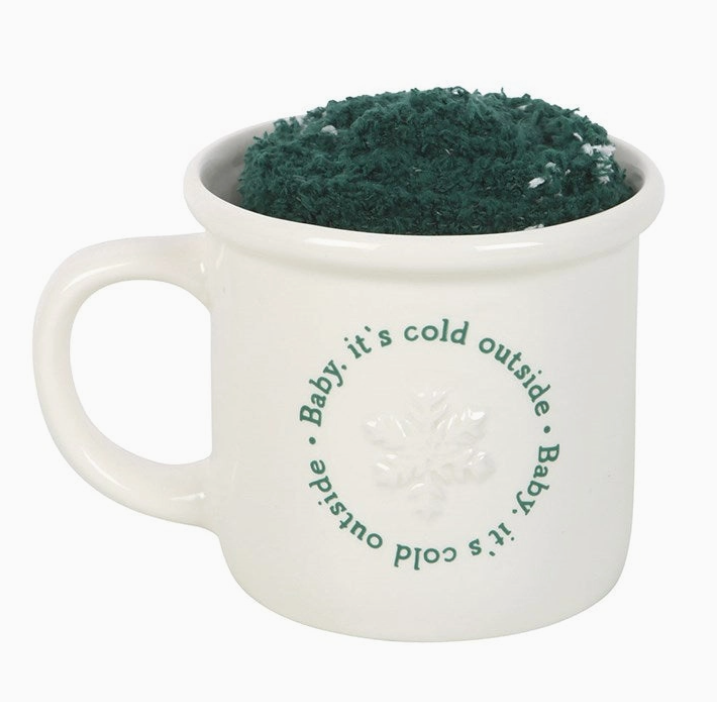 Ensemble mug & chaussettes d’hiver – « Baby It’s Cold Outside »